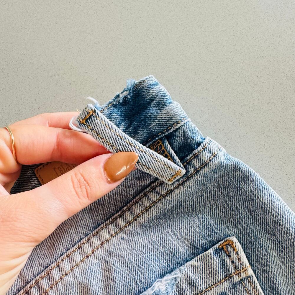 ANTHROPOLOGIE BLANKNYC Distressed Light Wash Blue Denim $88 Cutoffs Shorts 27 - Picture 7 of 13